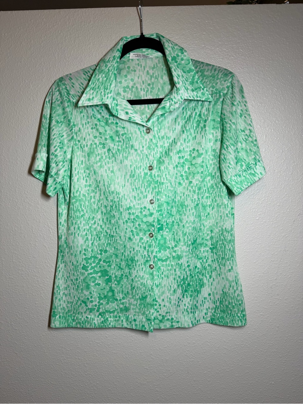 Vintage 1970s Dagger Collar mint Cottagecore Green dot blouse Button Down shirt
